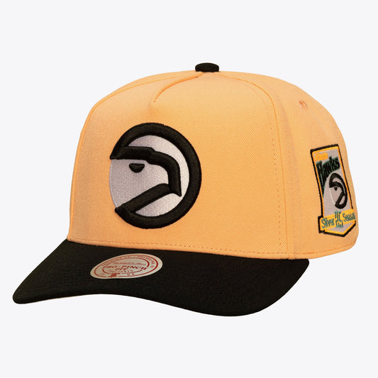 Men's Atlanta Hawks Mitchell & Ness Peach/Black In the City Pro Pinch Snapback Hat