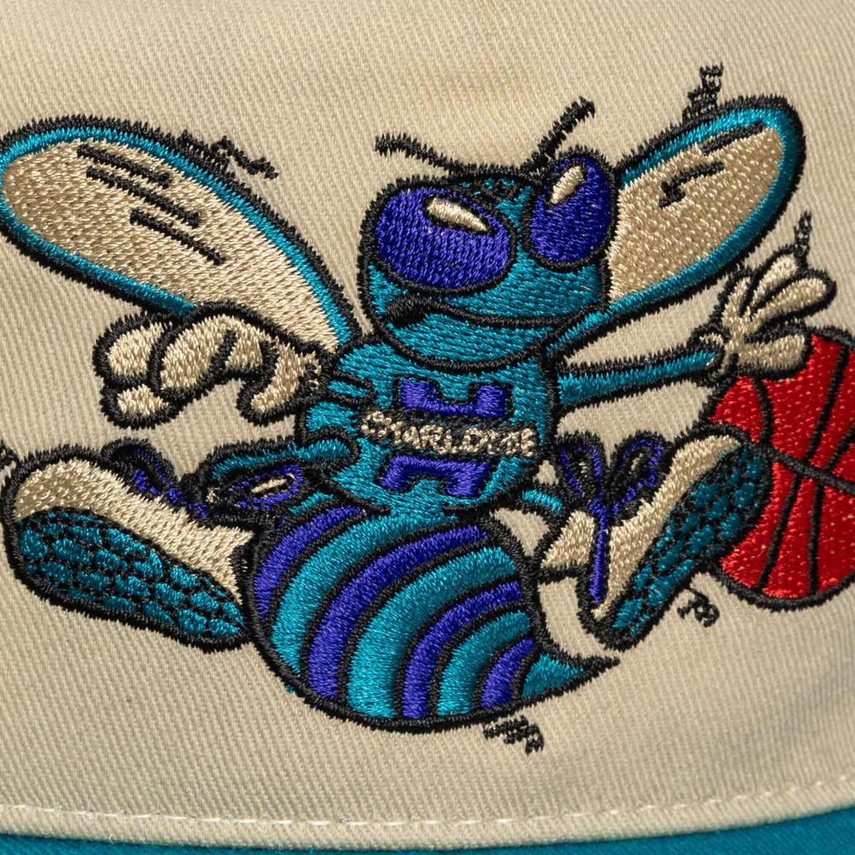 Men's Charlotte Hornets Mitchell & Ness Cream Hardwood Classics Retro Roots Snapback Hat
