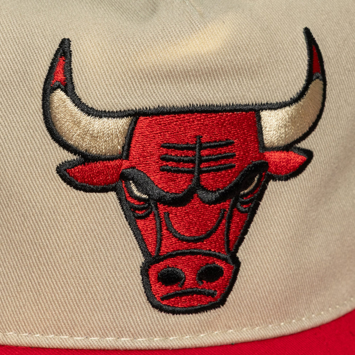 Men's Chicago Bulls Mitchell & Ness Cream Hardwood Classics Retro Roots Snapback Hat
