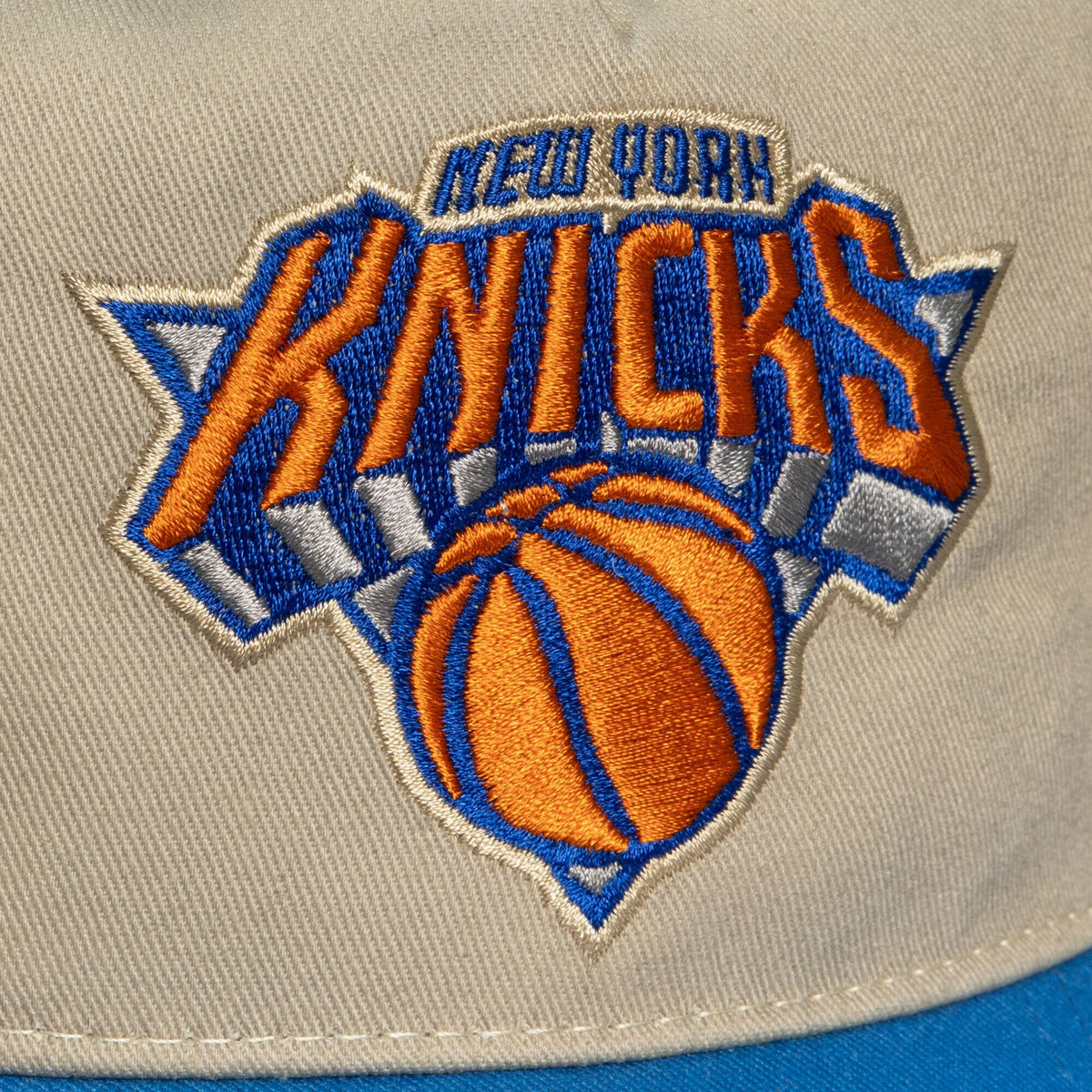 Men's New York Knicks Mitchell & Ness Cream Hardwood Classics Retro Roots Snapback Hat
