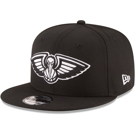 Men's New Orleans Pelicans New Era Black Black & White Logo 9FIFTY Adjustable Snapback Hat