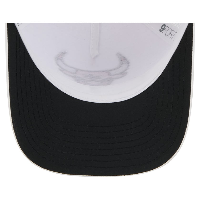Men's Chicago Bulls  New Era White Featherweight Team Tape 9FORTY M-Crown A-Frame Adjustable Hat